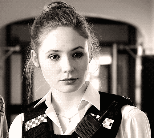 Amy+Pond+not+bad+.+Amelia+Pond+for+all+you+Whovians_176406_4395359.gif