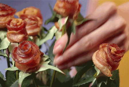 Bacon%2BRoses.%2BAnd%2Bthey%2Bsay%2Bromance%2Bis%2Bdead_b307f7_4550320.gif
