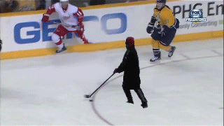 Went+from+shoveling+snow+to+hockey_9c4557_5460588.gif