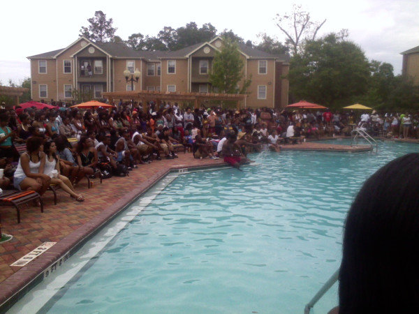 Black+People+Pool+Party_b51775_3747166.jpg