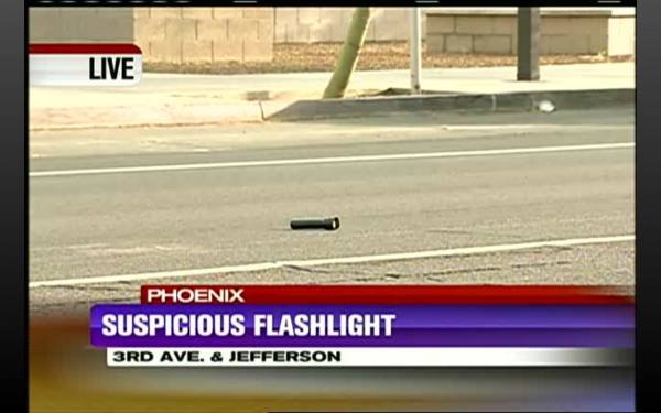 Suspicious+flashlight.+it+s+gonna+kill+us+all_dfe428_3860478.jpg