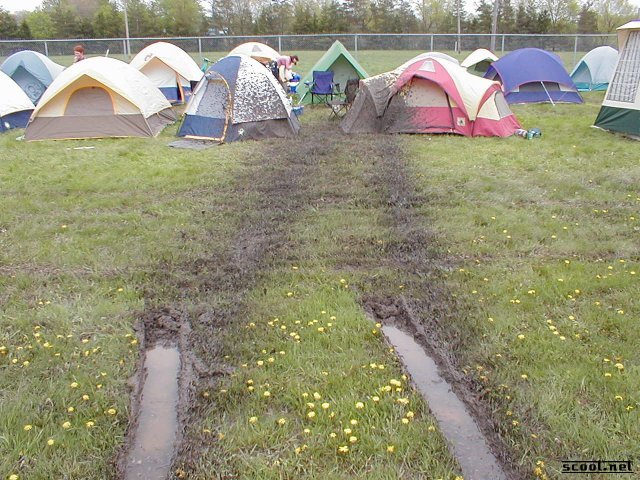 stuck+in+the+mud+camping_abcd04_3835420.jpg