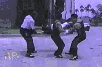 The+human+jumprope+miguel+knew+something+was+off+when+they_72d3eb_5165918.gif