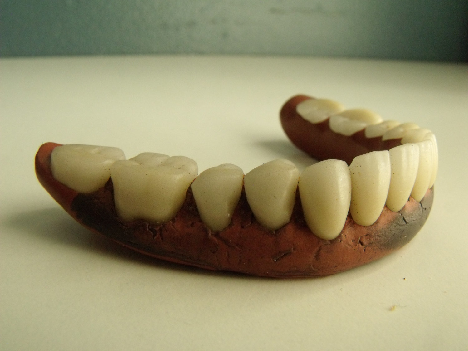Зубные протезы из каучука