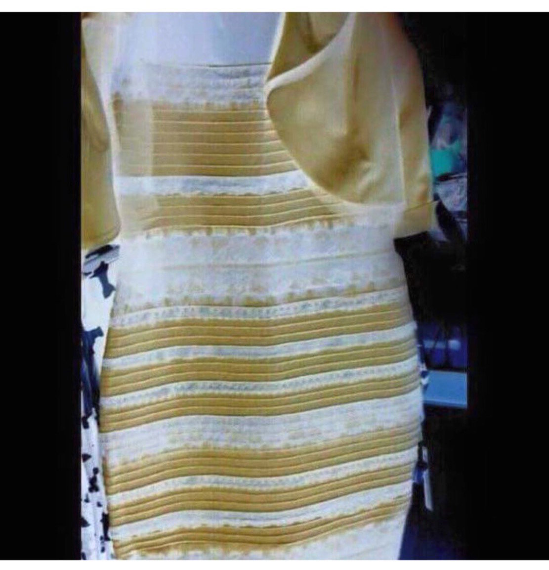 Платье разного цвета