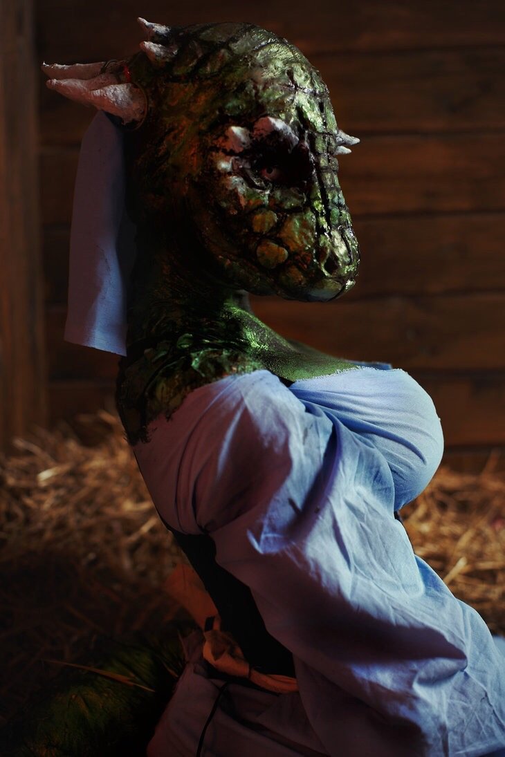 Lusty Argonian Maid Cosplay