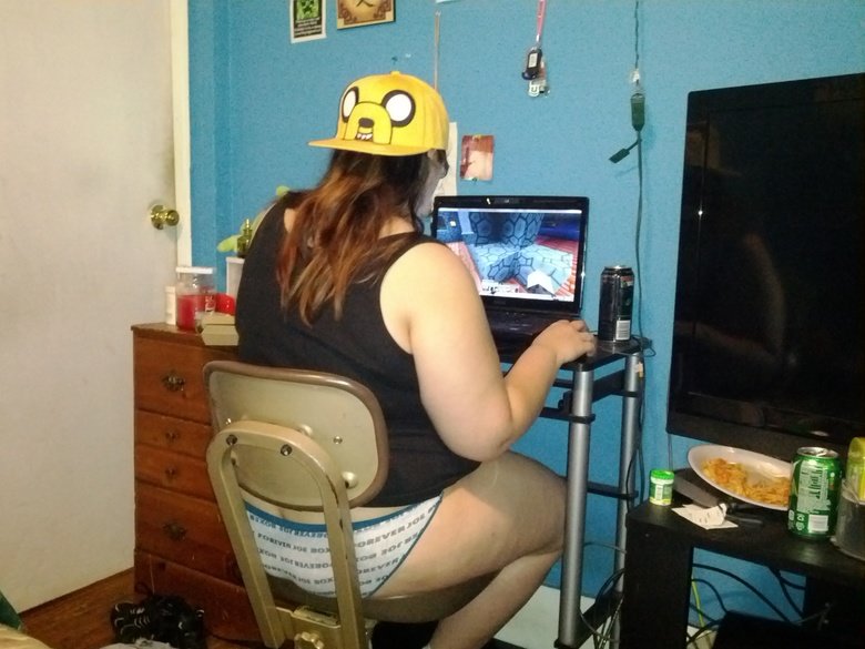 Real Gamer Girl
